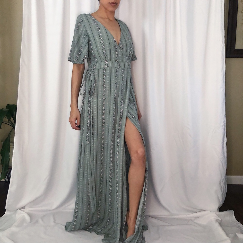 Maternity Shoot Dress - Picture 3 of 3